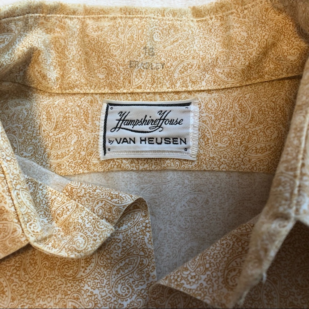 🦃 2/$20 🦃 Vintage | Van Heusen | short sleeve button down - Picture 2 of 4